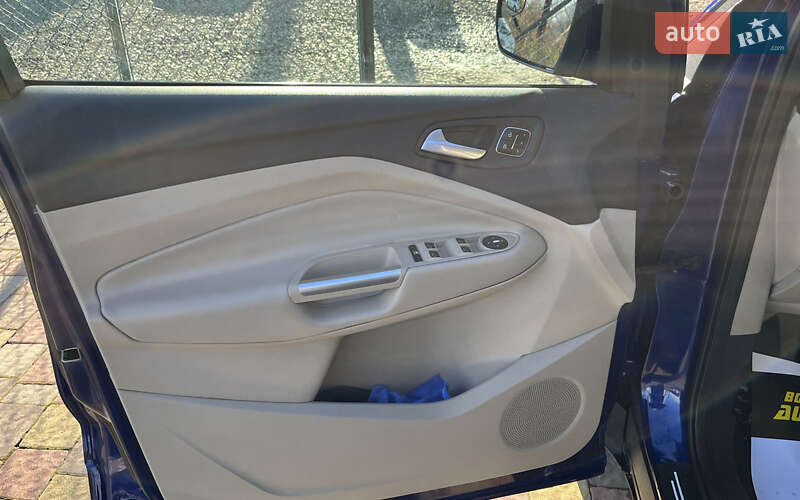 Внедорожник / Кроссовер Ford Escape 2013 в Стрые