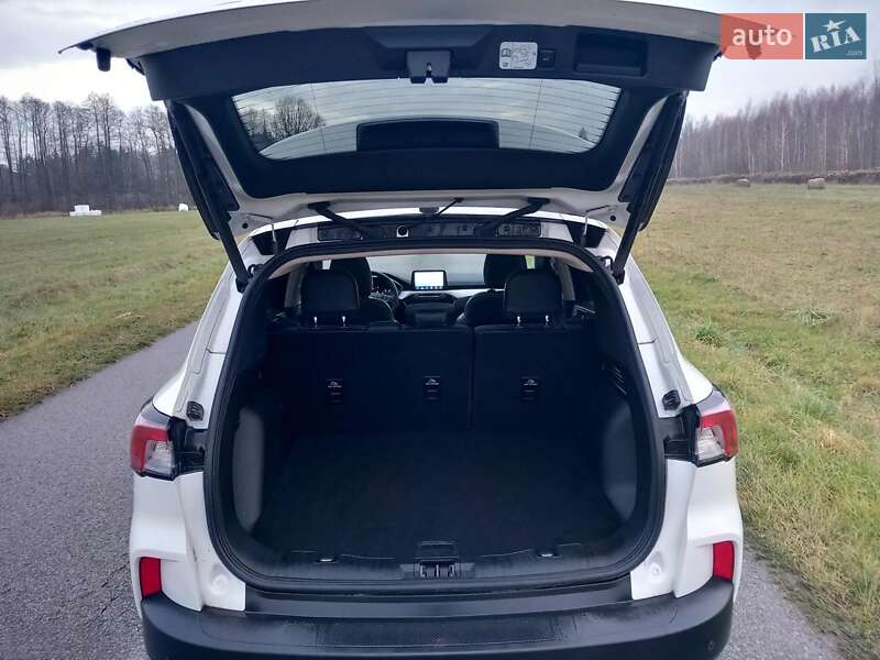 Внедорожник / Кроссовер Ford Escape 2020 в Сумах