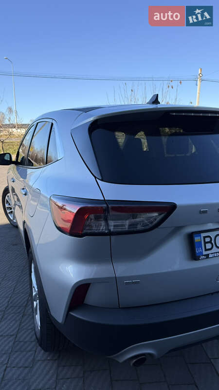 Позашляховик / Кросовер Ford Escape 2020 в Стрию