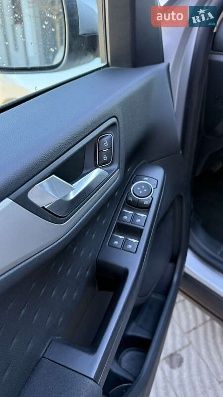 Позашляховик / Кросовер Ford Escape 2020 в Стрию