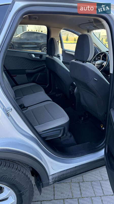 Позашляховик / Кросовер Ford Escape 2020 в Стрию