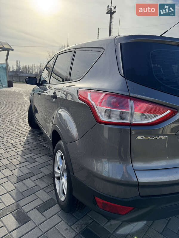 Внедорожник / Кроссовер Ford Escape 2014 в Днепре