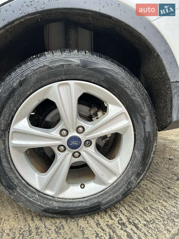 Внедорожник / Кроссовер Ford Escape 2015 в Шепетовке