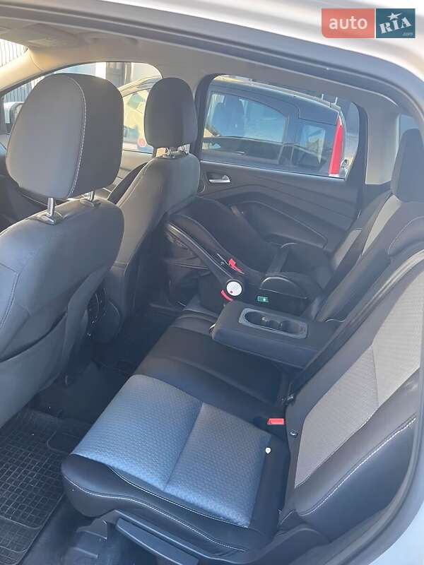 Внедорожник / Кроссовер Ford Escape 2016 в Харькове