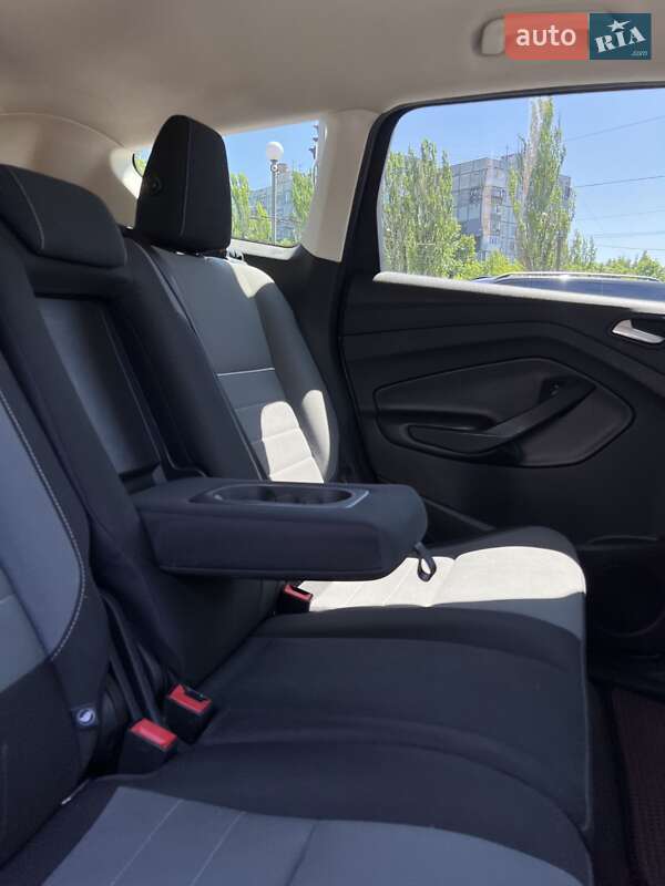 Внедорожник / Кроссовер Ford Escape 2012 в Каменском