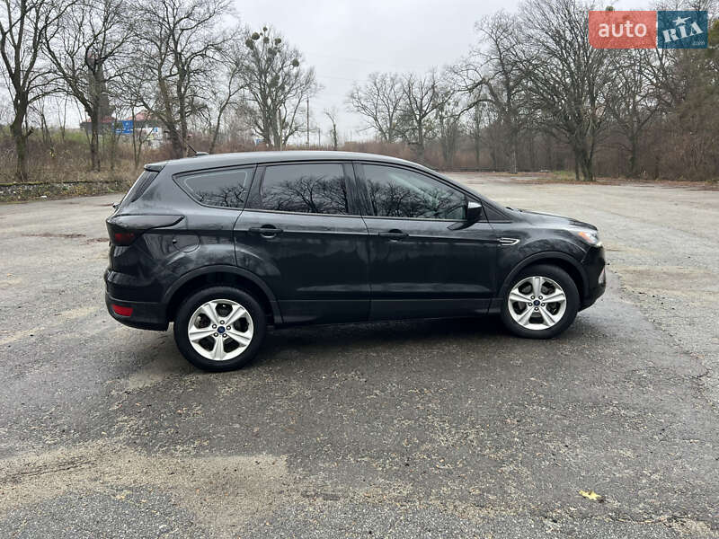 Внедорожник / Кроссовер Ford Escape 2016 в Черкассах