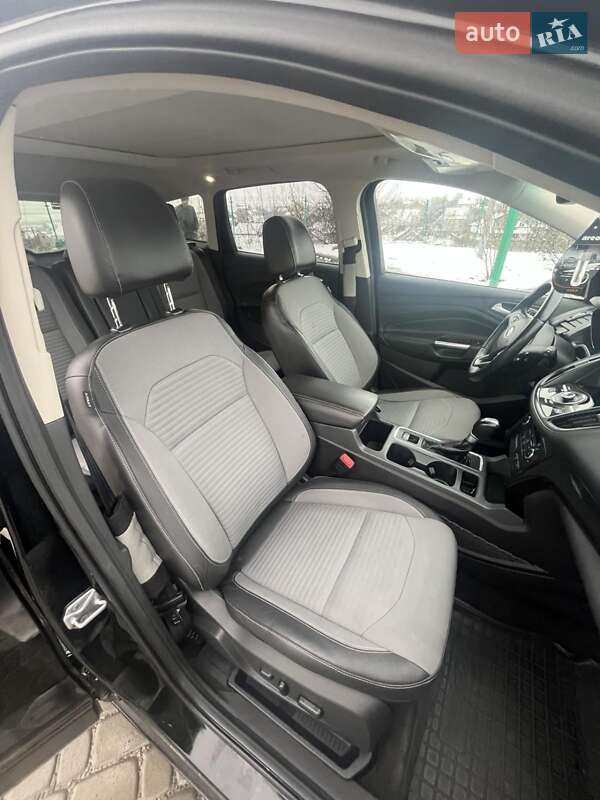 Позашляховик / Кросовер Ford Escape 2016 в Львові