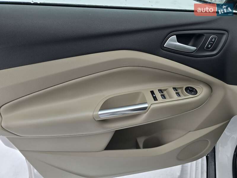 Позашляховик / Кросовер Ford Escape 2019 в Львові