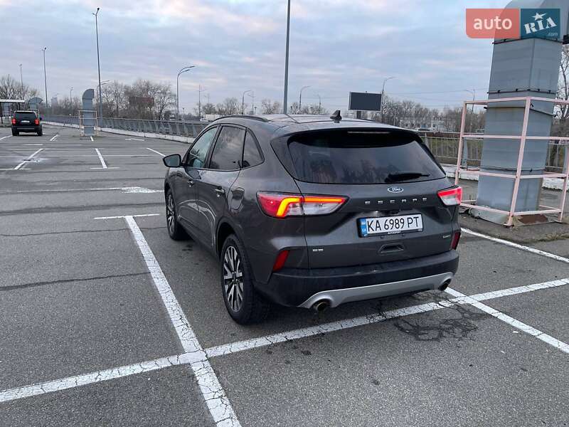 Внедорожник / Кроссовер Ford Escape 2020 в Киеве
