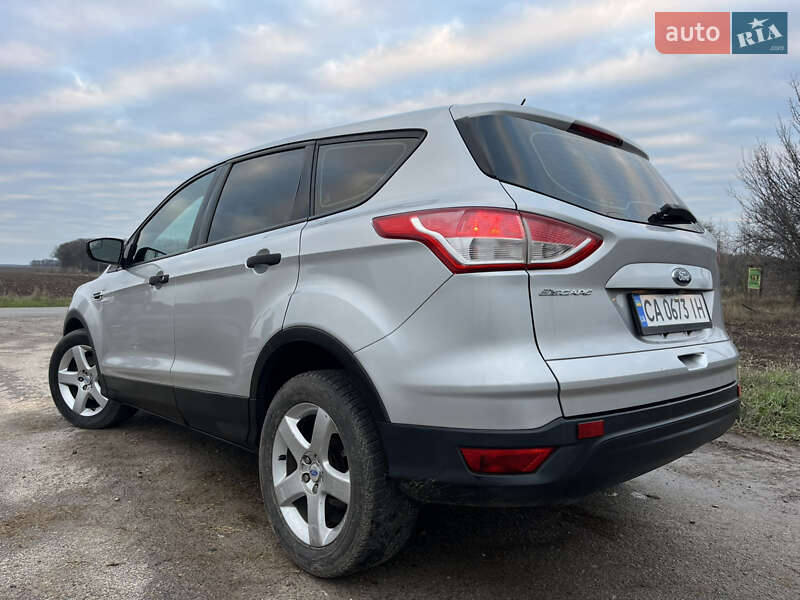 Внедорожник / Кроссовер Ford Escape 2015 в Умани