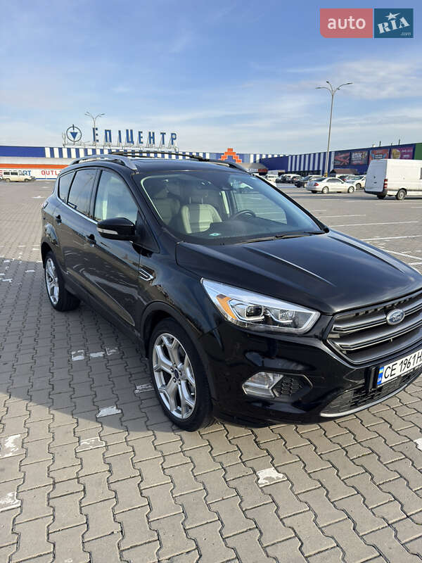 Позашляховик / Кросовер Ford Escape 2017 в Чернівцях