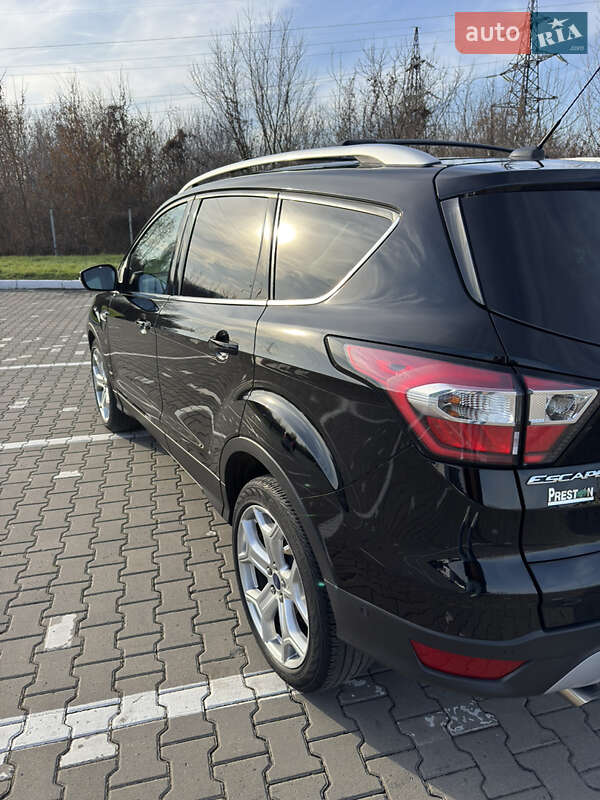 Позашляховик / Кросовер Ford Escape 2017 в Чернівцях
