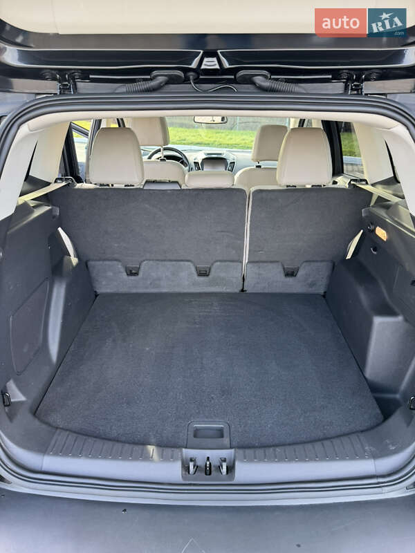 Позашляховик / Кросовер Ford Escape 2017 в Чернівцях