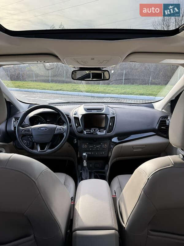 Позашляховик / Кросовер Ford Escape 2017 в Чернівцях