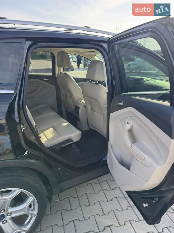 Позашляховик / Кросовер Ford Escape 2017 в Чернівцях