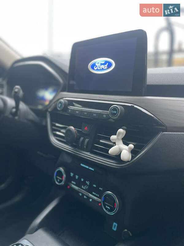 Внедорожник / Кроссовер Ford Escape 2020 в Киеве