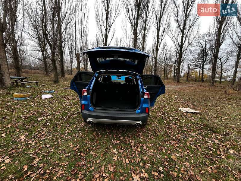 Позашляховик / Кросовер Ford Escape 2020 в Саврані