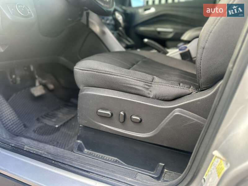 Внедорожник / Кроссовер Ford Escape 2015 в Днепре