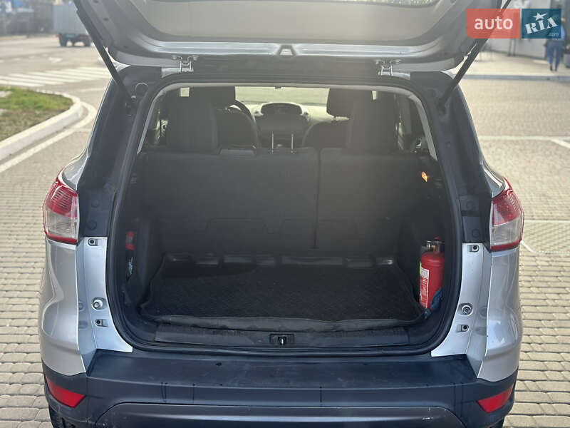 Внедорожник / Кроссовер Ford Escape 2015 в Днепре