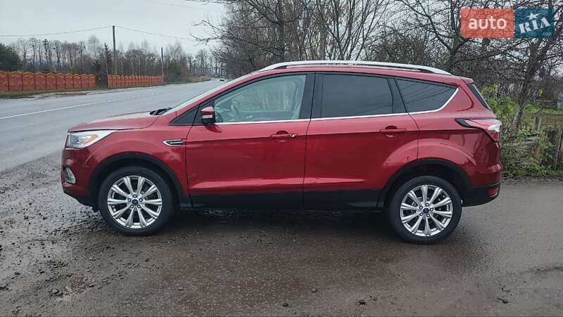 Внедорожник / Кроссовер Ford Escape 2017 в Дубно