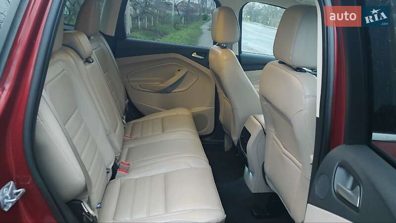 Внедорожник / Кроссовер Ford Escape 2017 в Дубно