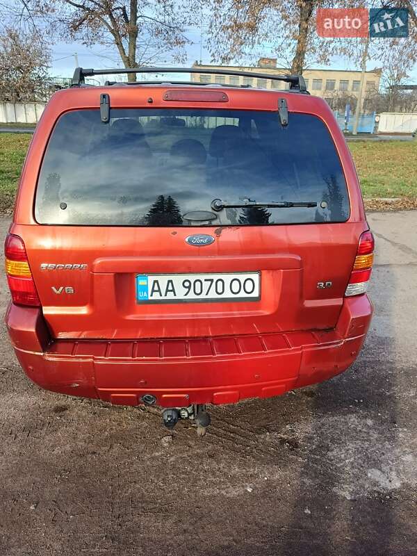 Внедорожник / Кроссовер Ford Escape 2006 в Чернигове