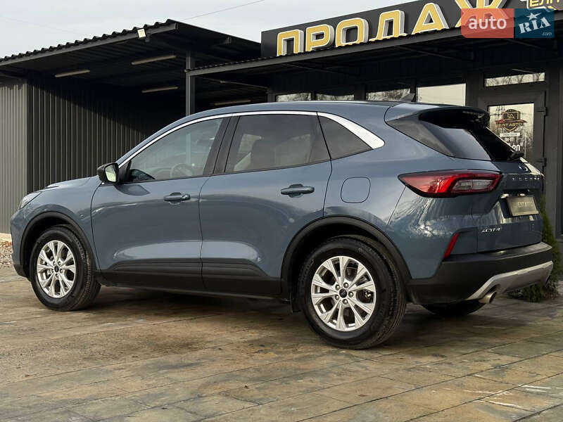 Позашляховик / Кросовер Ford Escape 2023 в Івано-Франківську