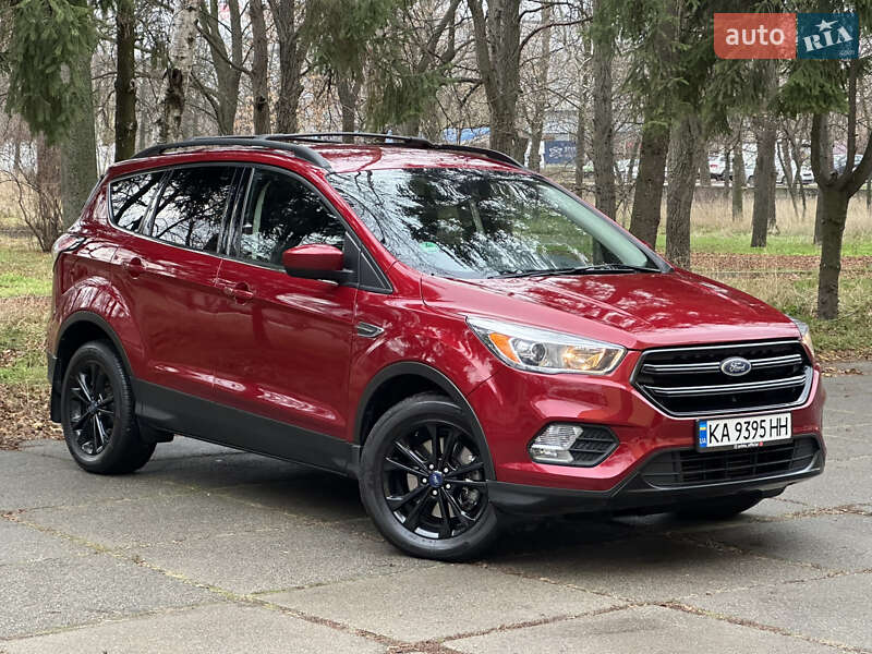 Внедорожник / Кроссовер Ford Escape 2017 в Киеве