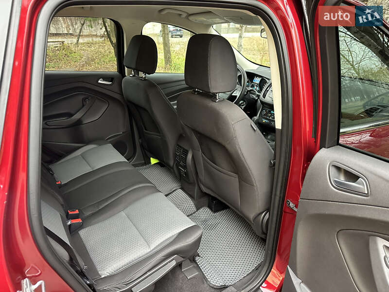 Внедорожник / Кроссовер Ford Escape 2017 в Киеве