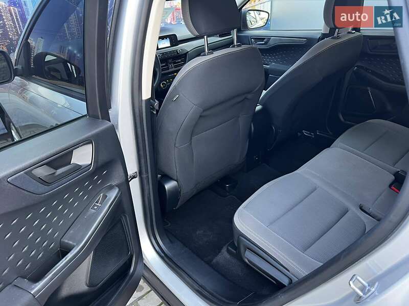 Внедорожник / Кроссовер Ford Escape 2020 в Черкассах