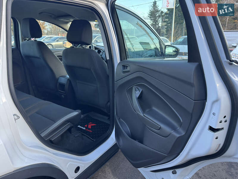 Внедорожник / Кроссовер Ford Escape 2015 в Виннице