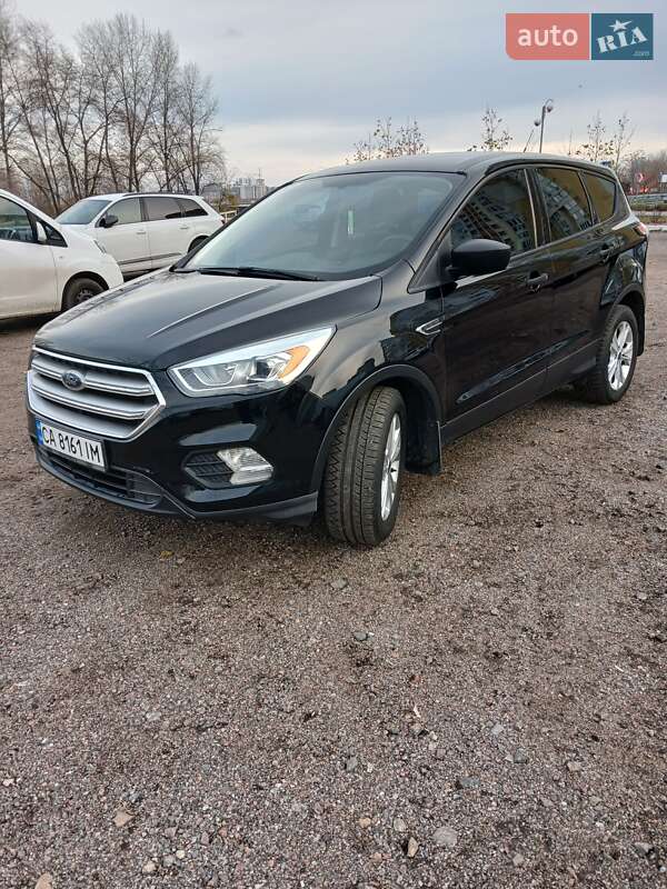 Внедорожник / Кроссовер Ford Escape 2016 в Черкассах