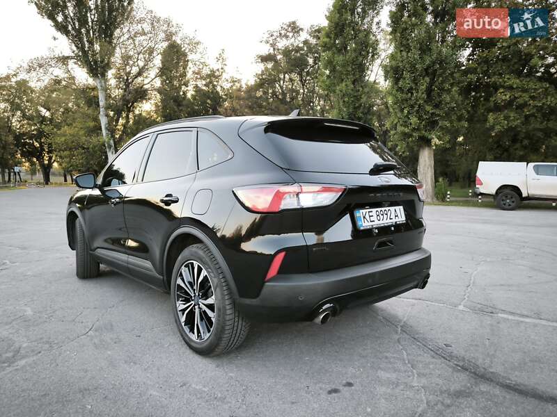 Внедорожник / Кроссовер Ford Escape 2021 в Павлограде