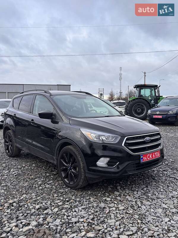 Внедорожник / Кроссовер Ford Escape 2018 в Львове