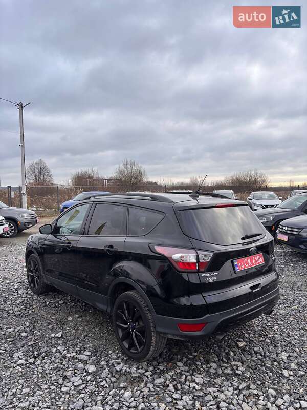 Внедорожник / Кроссовер Ford Escape 2018 в Львове