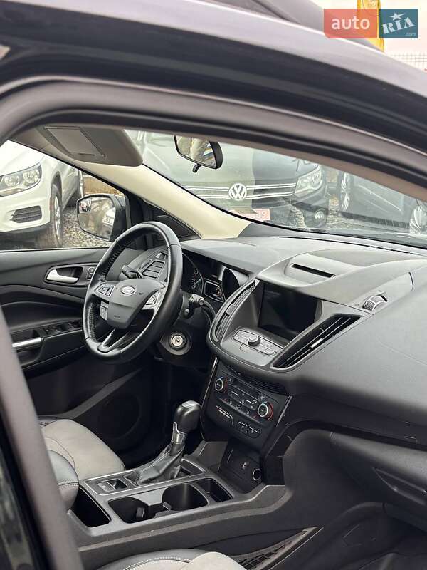 Внедорожник / Кроссовер Ford Escape 2018 в Львове