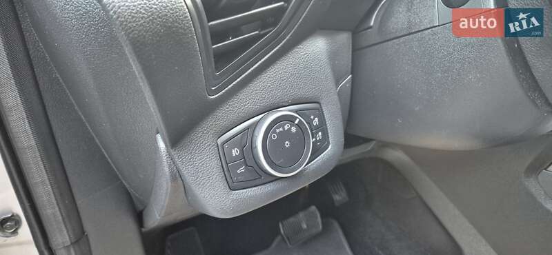 Позашляховик / Кросовер Ford Escape 2017 в Дубні