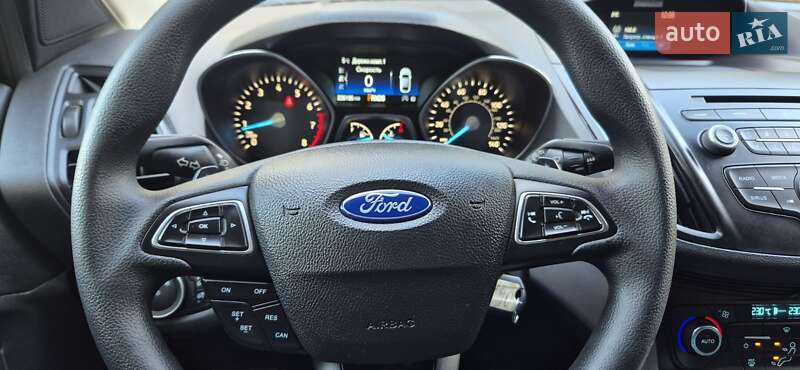 Позашляховик / Кросовер Ford Escape 2017 в Дубні