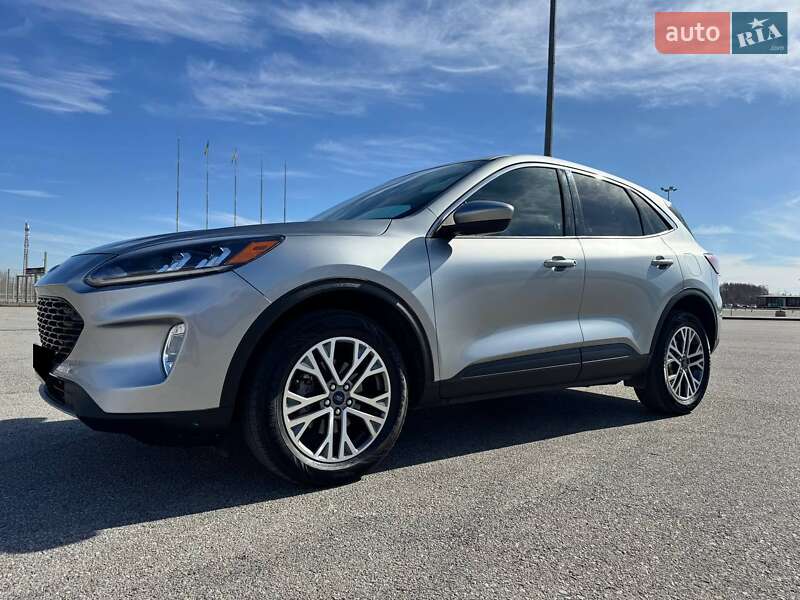 Позашляховик / Кросовер Ford Escape 2022 в Івано-Франківську