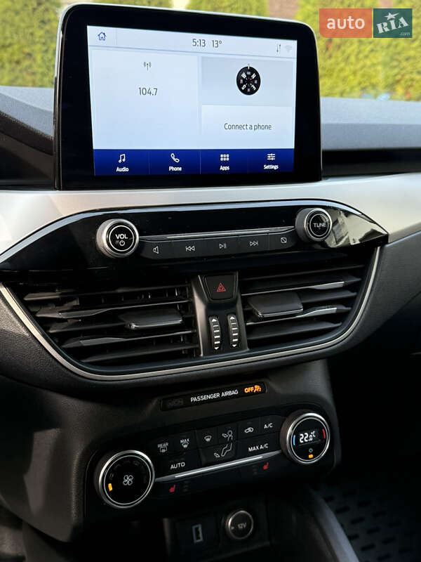 Позашляховик / Кросовер Ford Escape 2021 в Сваляві