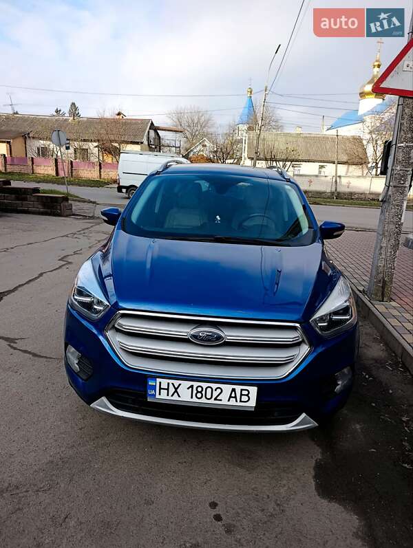 Внедорожник / Кроссовер Ford Escape 2019 в Изяславе
