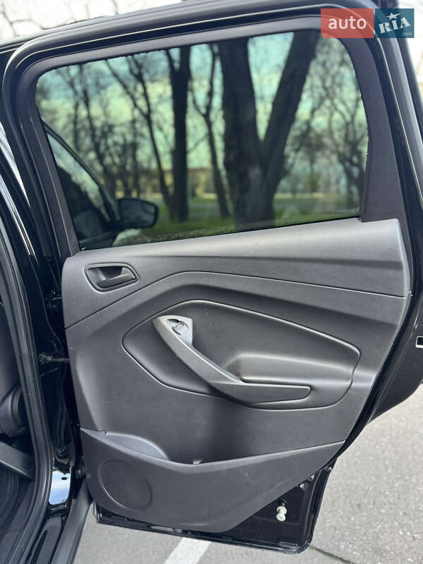 Внедорожник / Кроссовер Ford Escape 2016 в Одессе