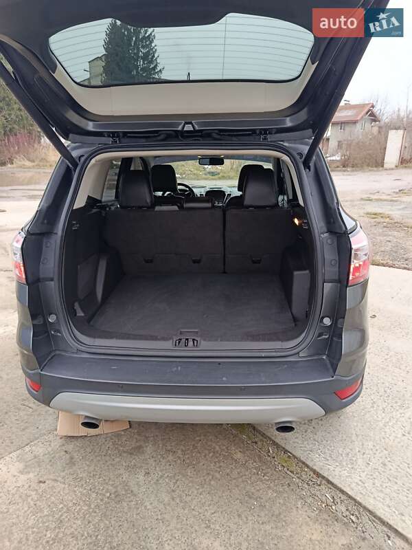 Внедорожник / Кроссовер Ford Escape 2017 в Львове