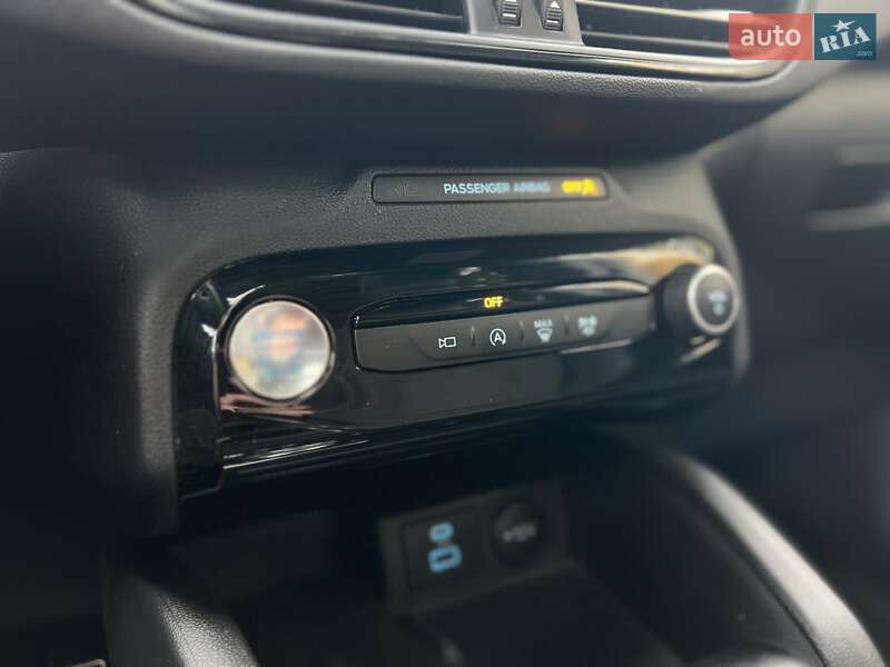 Позашляховик / Кросовер Ford Escape 2023 в Львові