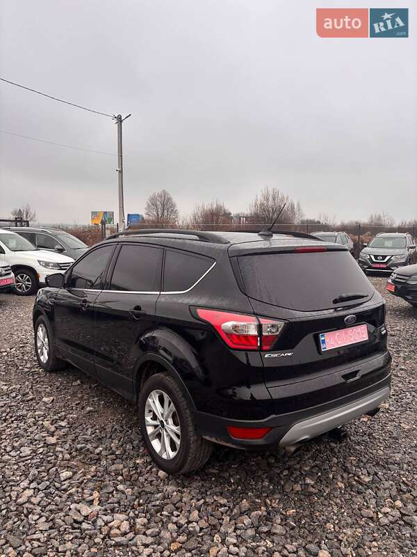 Позашляховик / Кросовер Ford Escape 2018 в Львові