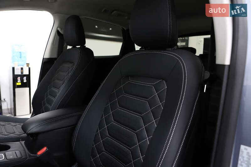 Позашляховик / Кросовер Ford Escape 2023 в Дрогобичі