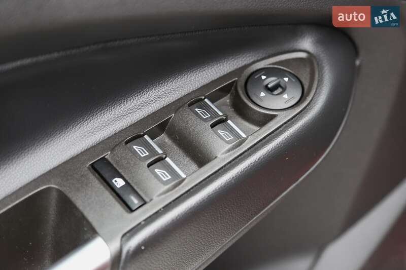 Внедорожник / Кроссовер Ford Escape 2018 в Киеве