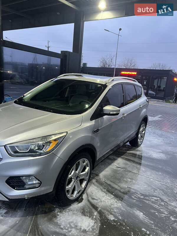 Внедорожник / Кроссовер Ford Escape 2016 в Львове