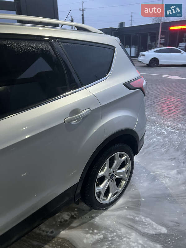 Внедорожник / Кроссовер Ford Escape 2016 в Львове