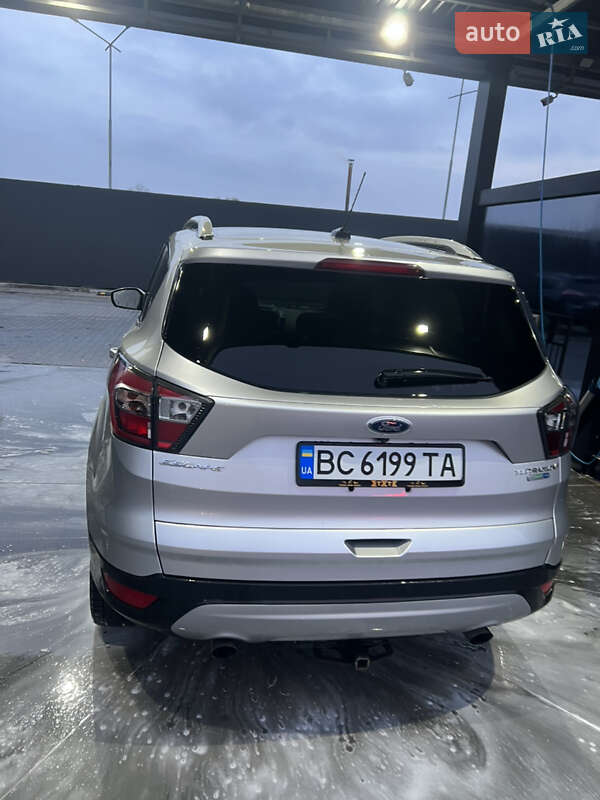 Внедорожник / Кроссовер Ford Escape 2016 в Львове